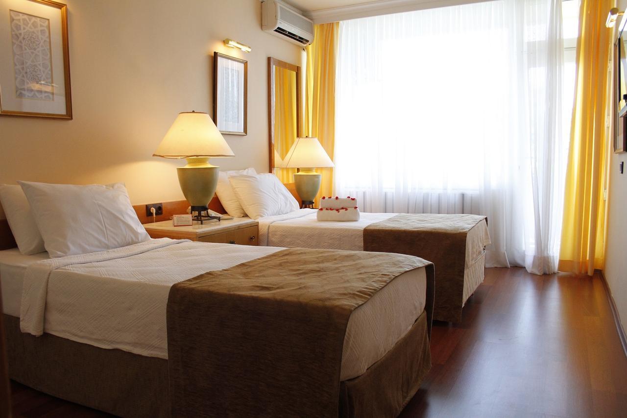 Anadolu Kulubu Hotel Prinseneilanden Buitenkant foto